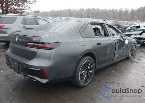 2025 BMW 760I xDrive z USA, uszkodzony, nr VIN WBA33EJ0XSCU66386